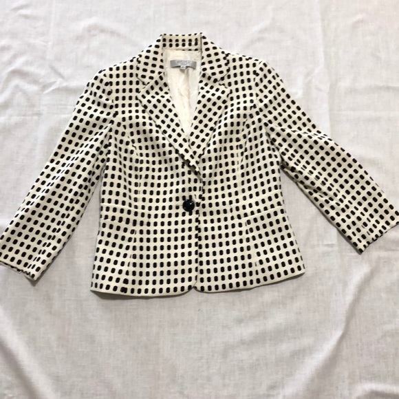 Kasper Jackets & Blazers - Kasper blazer size 4